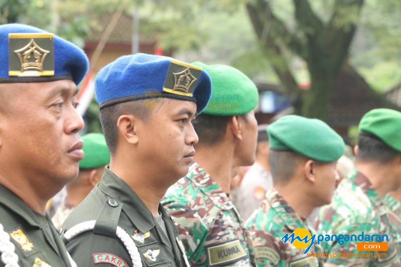 Kirab Bendera Merah Putih 1000 Meter di Batukaras Pangandaran