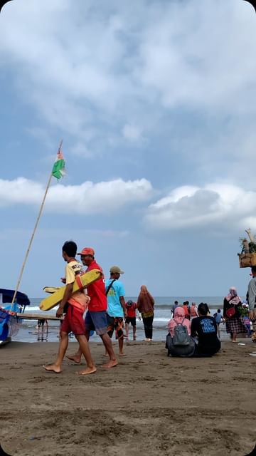 Kondisi Terkini Pantai Pangandaran
Sabtu, 18 