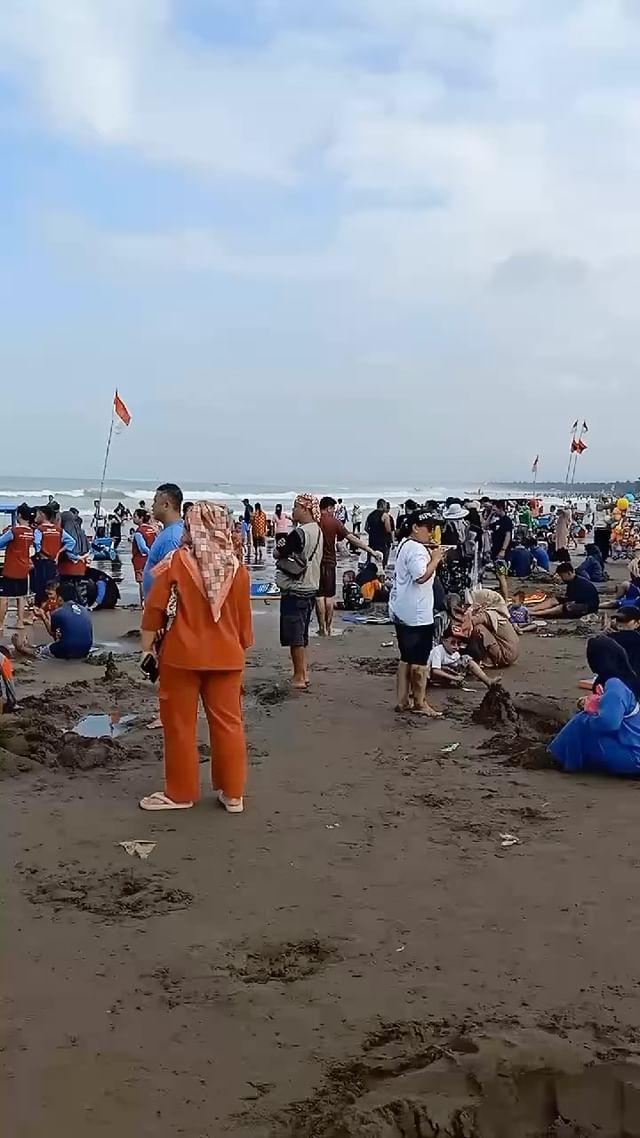 Kondisi Pantai Pangandaran Minggu 30/06/2024
Libur 