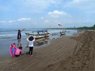 Potret Pantai Barat Pangandaran saat Weekday 