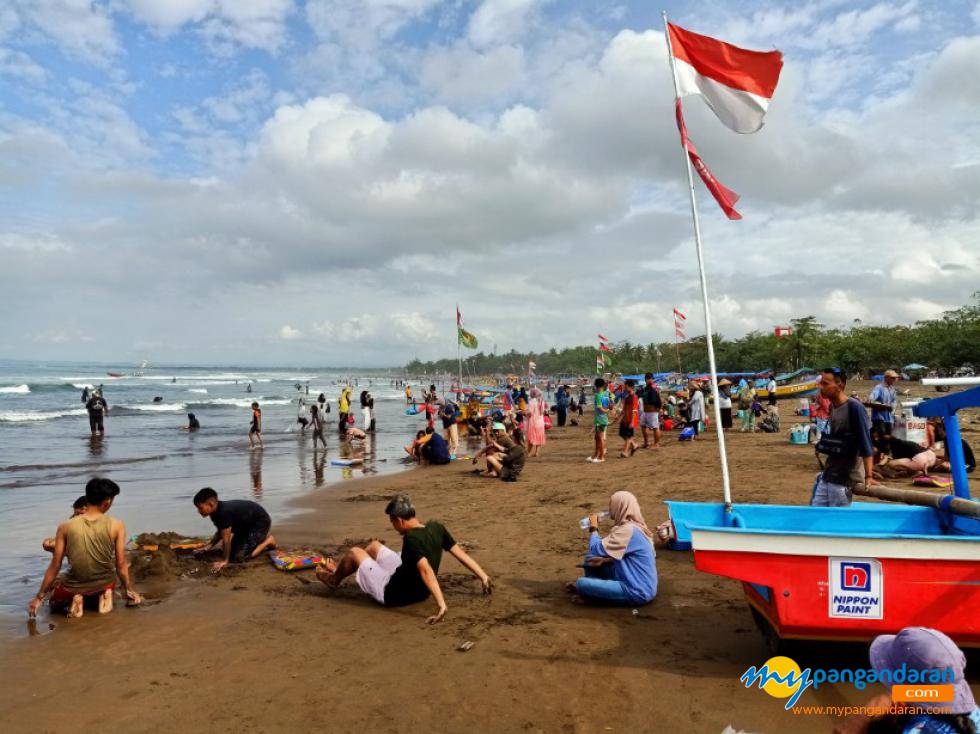 Potret Pantai Barat Pangandaran Sabtu, 14 September 2024