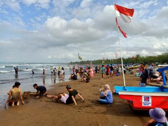 Potret Pantai Barat Pangandaran Sabtu, 14 September 2024