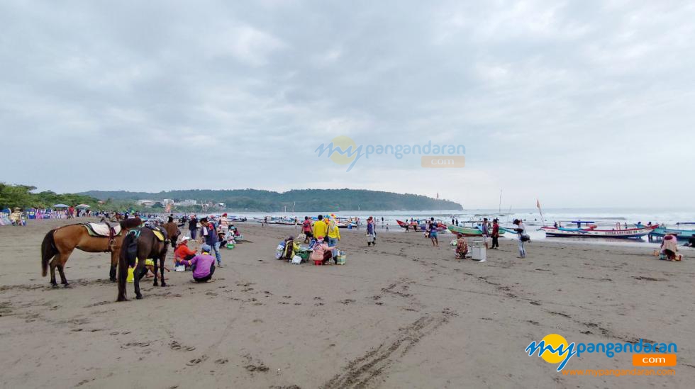 Potret Pantai Barat Pangandaran Sabtu, 7 Desember 2024