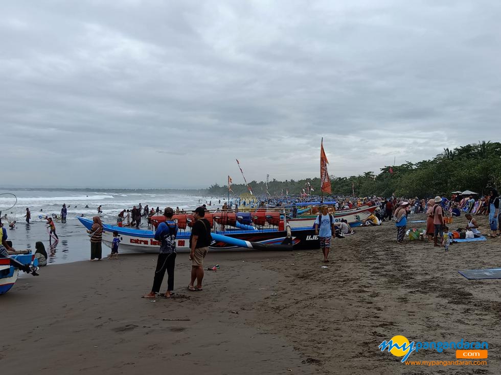 Potret Pantai Barat  Sabtu, 14 Desember 2024