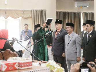 Potret Pengambilan Sumpah Pimpinan DPRD Kabupaten Pangandaran 