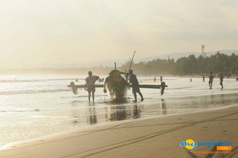 Potret Perahu Nelayan Pangandaran 