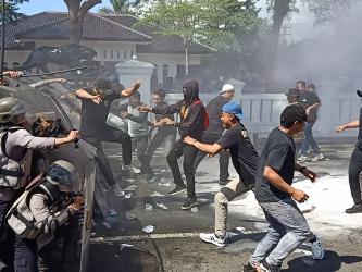 Potret Polres Pangandaran Gelar Simulasi Sispamkota untuk Amankan Pilkada 2024