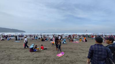 Potret terkini di Pantai Pangandaran